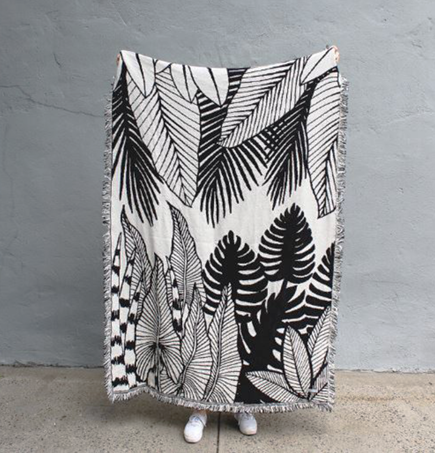Black and white double-sided jungle sand rug