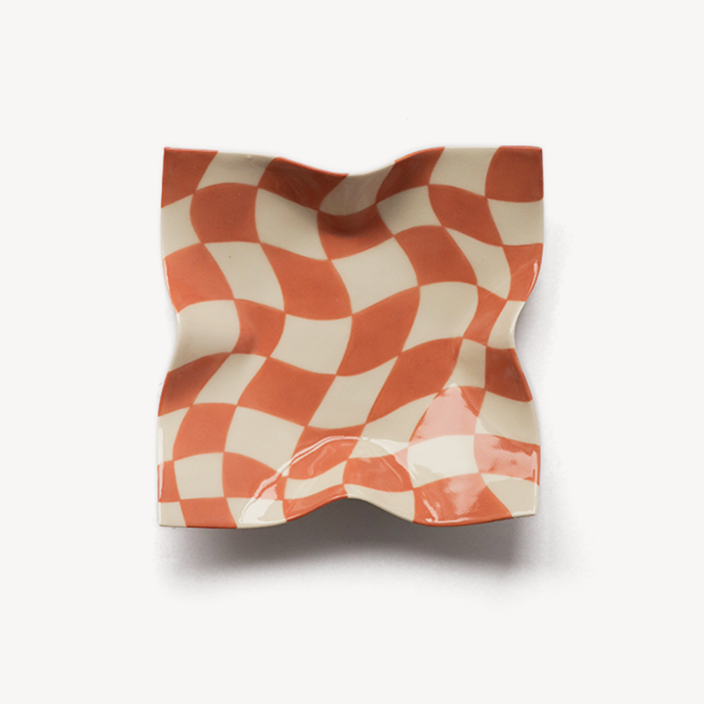 Wavy checkerboard handkerchief tray